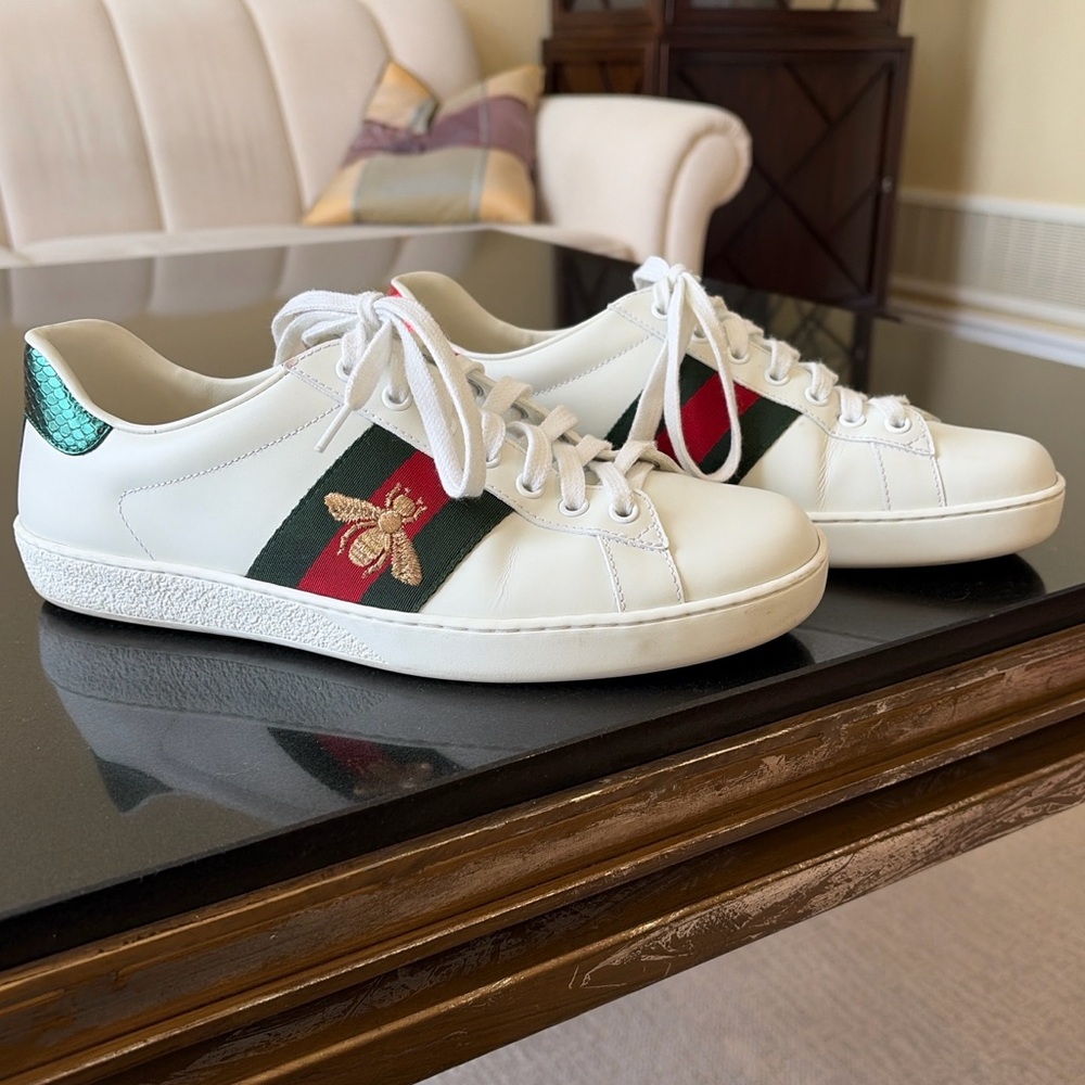 Gucci Ace Bee Sneakers - Men’s 7.5 - White leather - Authentic - Dust bags.